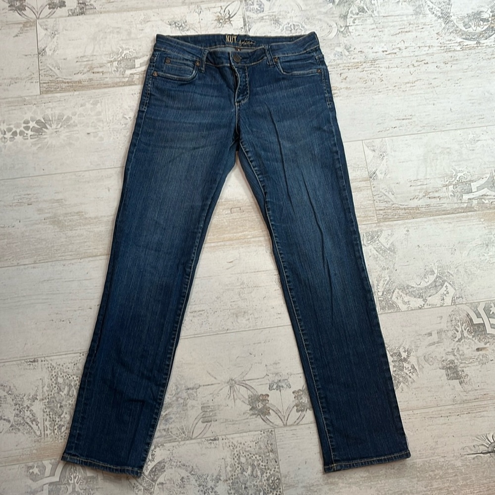 Kut from the Kloth Straight Leg Medium Wash Jeans Size 6